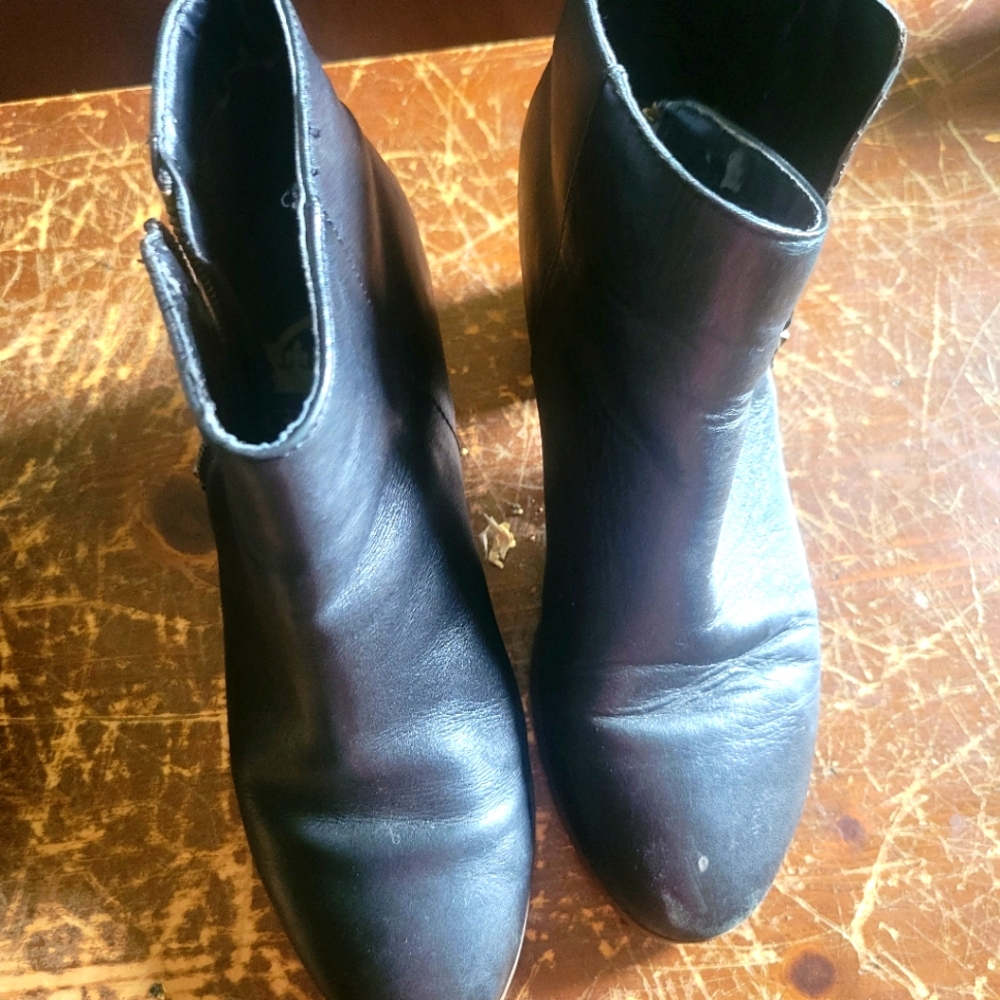 Women's shoes